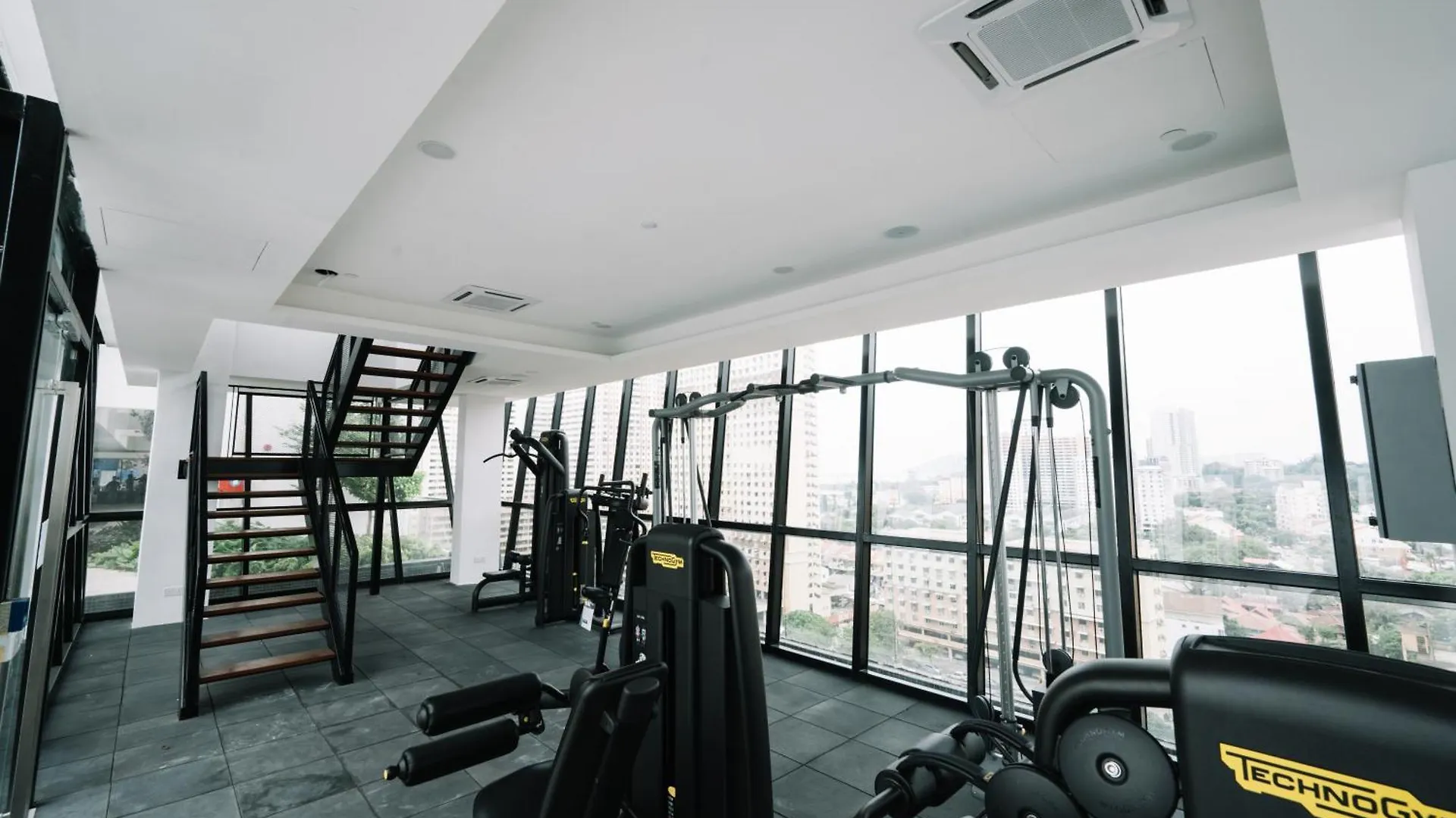Seaview Infinity Pool 3Br 2Carparks 8Pax Διαμέρισμα Jelutong